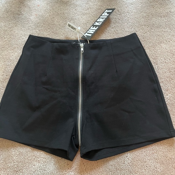 The Kript black zipper shorts size M NWT, high waisted, perfect to dress up - Picture 1 of 4